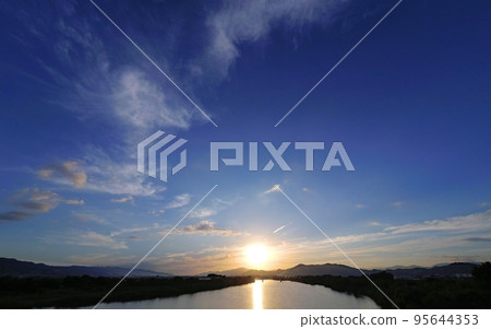 Refreshing autumn morning sky with various clouds, super wide angle, mainly sky, 221004am 95644353