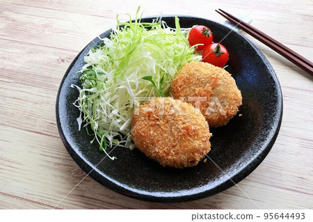 croquettes served 95644493