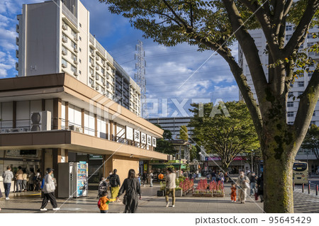 神奈川縣橫濱市的都市景觀橫台站 95645429