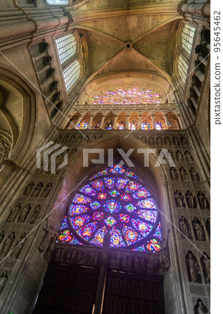 Interior of the Cathedral of Notre-Dame de Reims Interior of the Cathedral of Notre-Dame de Reims 95645462