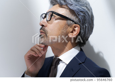 工作的商人 工作的商人 95646760
