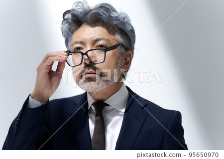 工作的商人 95650970