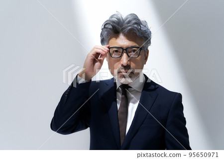 工作的商人 工作的商人 95650971