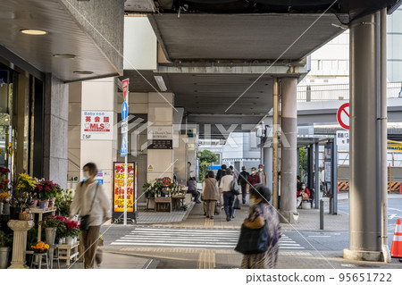 神奈川縣藤澤市的都市風景藤澤站 神奈川縣藤澤市的都市風景藤澤站 95651722