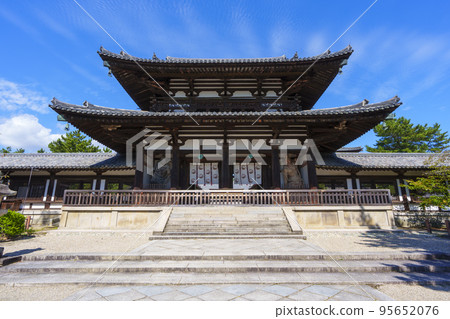 Middle gate at the entrance to Horyuji Temple's Saiin Garan (Ikaruga-cho, Ikoma-gun, Nara Prefecture) Middle gate at the entrance to Horyuji Temple's Saiin Garan (Ikaruga-cho, Ikoma-gun, Nara Prefecture) 95652076