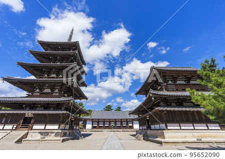 Five-storied pagoda, main hall, and large auditorium of Horyuji Temple (Ikaruga-cho, Ikoma-gun, Nara Prefecture) 95652090