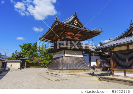 國寶法隆寺東院鐘樓（奈良縣生駒郡斑鳩町） 95652136