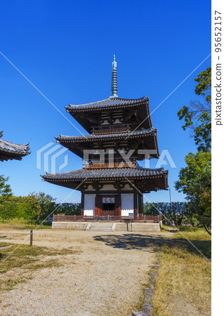 Hokiji Temple three-storied pagoda (Ikaruga Town, Nara Prefecture) Hokiji Temple three-storied pagoda (Ikaruga Town, Nara Prefecture) 95652157