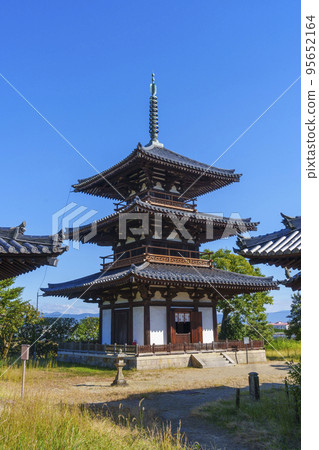 法喜寺三層塔（奈良縣斑鳩町） 95652164