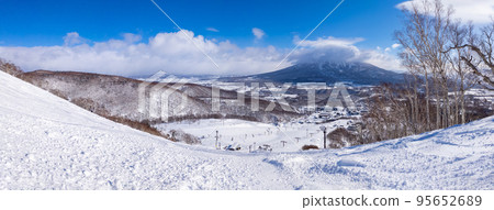 [Panorama photo] View of Mt. Yotei in Kagumo from the ski resort (Niseko, Hokkaido) 95652689