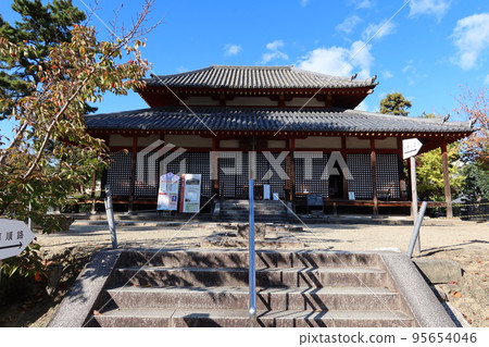 Scenery of Shio-do Hall in the precincts of Saidaiji Temple in Nara City Scenery of Shio-do Hall in the precincts of Saidaiji Temple in Nara City 95654046