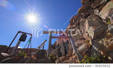 Japan's 100 Famous Mountains Mount Ontake Torii 95655632