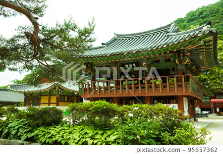 5月綠意盎然的白楊寺雙溪樓 95657362