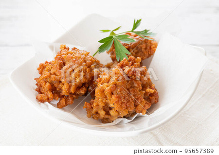 Fried soybean meat 95657389