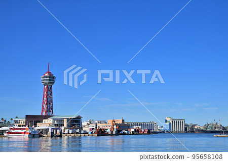 福岡市博多港塔的風景 福岡市博多港塔的風景 95658108