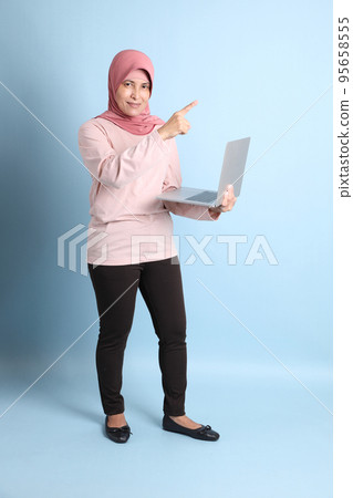 Woman with Hijab 95658555