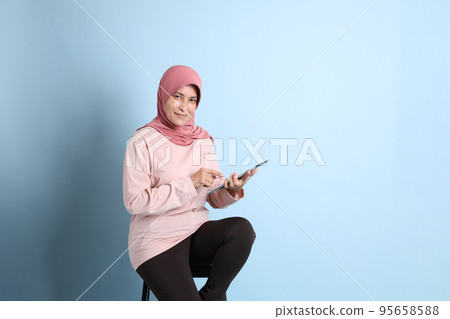 Woman with Hijab 95658588