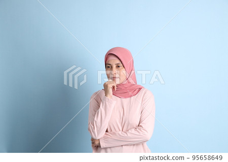 Woman with Hijab 95658649