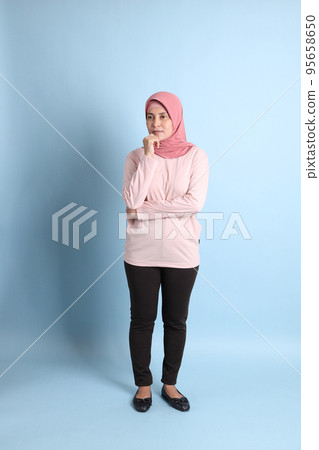 Woman with Hijab 95658650