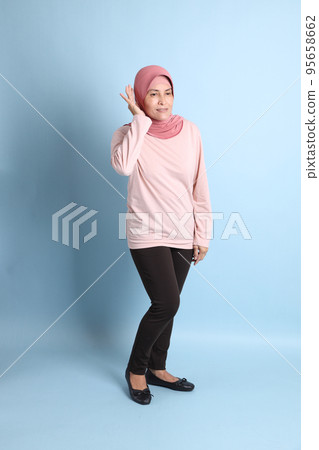 Woman with Hijab 95658662