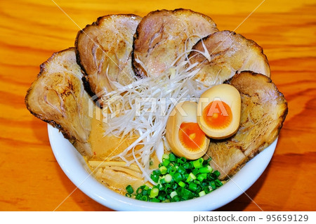 Men no Hina Poetry Toro Tama Pork Noodles (Sapporo, Hokkaido) 95659129