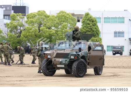 Light armored vehicle of the Ground Self-Defense Force Light armored vehicle of the Ground Self-Defense Force 95659910
