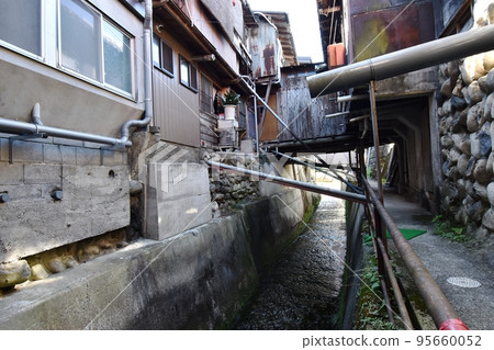 下呂市金山町的肌肉和骨骼 下呂市金山町的肌肉和骨骼 95660052