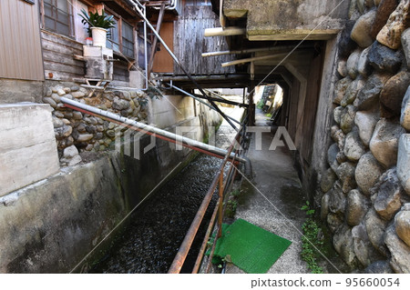 下呂市金山町的肌肉和骨骼 下呂市金山町的肌肉和骨骼 95660054