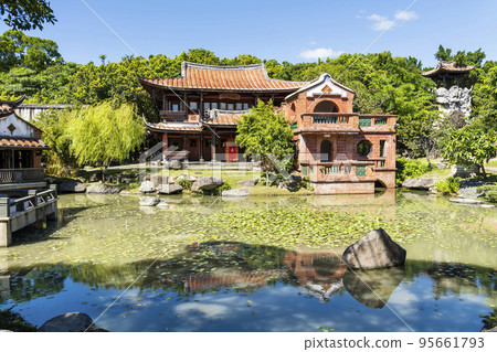 Ancient building view of the Lin An Tai Historical House and Museum in Taipei, Taiwan. The building follows the southern Fujian style courtyard. 95661793