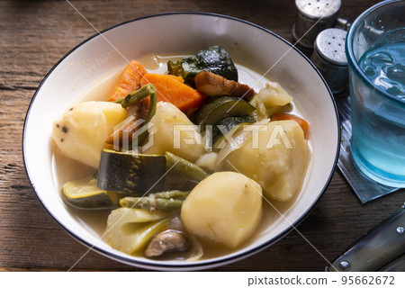 Pot-au-feu Pot-au-feu 95662672