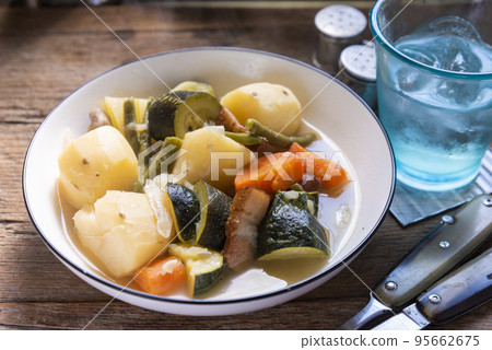 Pot-au-feu Pot-au-feu 95662675