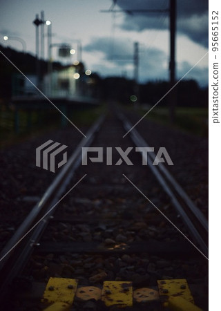 鐵軌 95665152