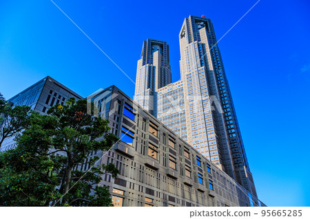 東京都西新宿區東京都第1本館的街景 95665285