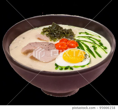 Tonkotsu ramen Tonkotsu ramen 95666158