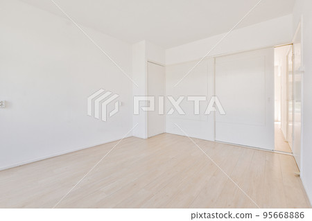 A cozy and spacious empty room in a luxury house 95668886