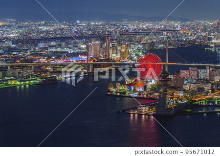 View from the observatory of the Osaka Prefectural Government Sakishima Building towards Tempozan 95671012