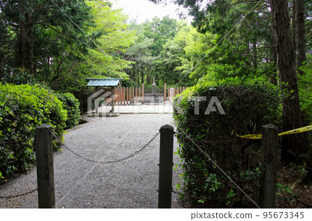 攝津國勝尾寺創始人開誠太子墓 95673345