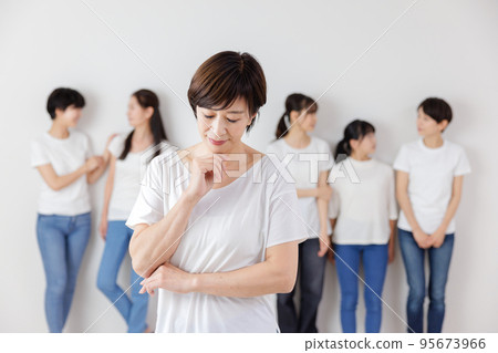 Generational problems of women Generational problems of women 95673966