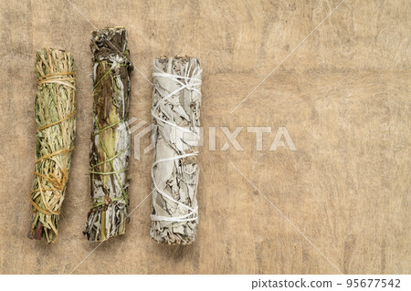 sage, mugwort and cedar incense 95677542