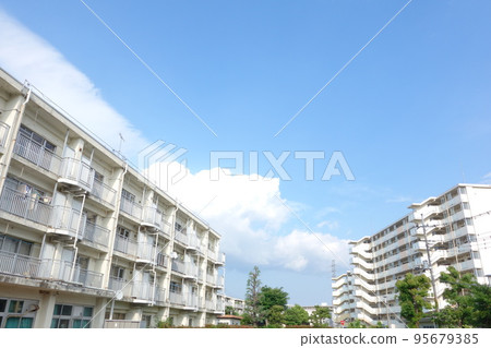 Toei Sengawa Apartment in Chofu, Tokyo (Midorigaoka Housing Complex) Toei Sengawa Apartment in Chofu, Tokyo (Midorigaoka Housing Complex) 95679385