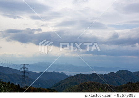 從筱屋峠停車場看到的山形市 從筱屋峠停車場看到的山形市 95679898