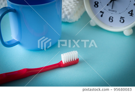 使用牙刷進行口腔護理 牙齒護理 牙齒和牙齦護理 口腔護理 使用牙刷進行口腔護理 牙齒護理 牙齒和牙齦護理 口腔護理 95680083