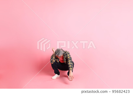 Casual Senior Man Casual Senior Man 95682423