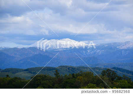 秋天的雪峰 冬村山 秋天的雪峰 冬村山 95682568