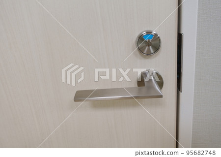 toilet door key 95682748