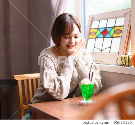 female, lady, woman 95683130