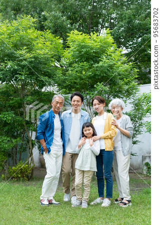 三代家庭 95683702