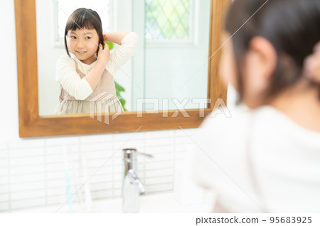 兒童浴室髮型 95683925