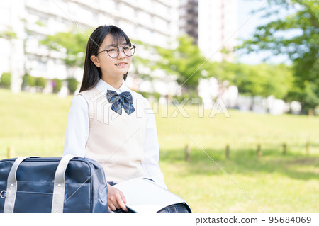 初中女生製服眼鏡 95684069