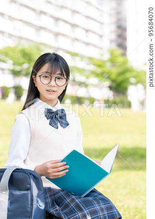 初中女生製服眼鏡 95684070